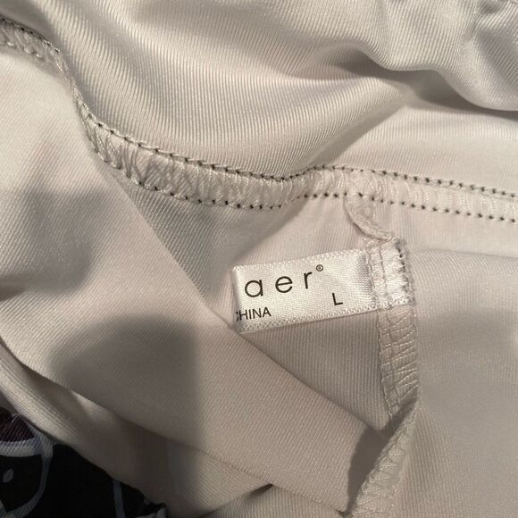 BOLD Print Stretch Golf Skort - Picture 9 of 10